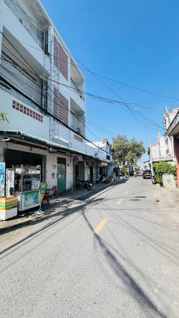 Bán CHDV 3 tầng đường Hiệp Thành 5, Quận 12 – 40 phòng + 2 ki-ốt, thu nhập 70 triệu/tháng